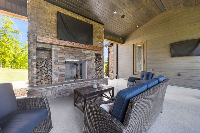 18700 Knabenschuh Drive, Garfield, AR 72732