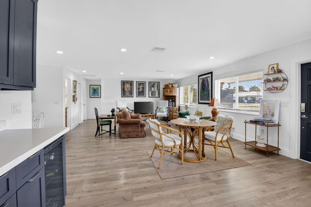 937 SW 36th Court, Boynton Beach, FL 33435