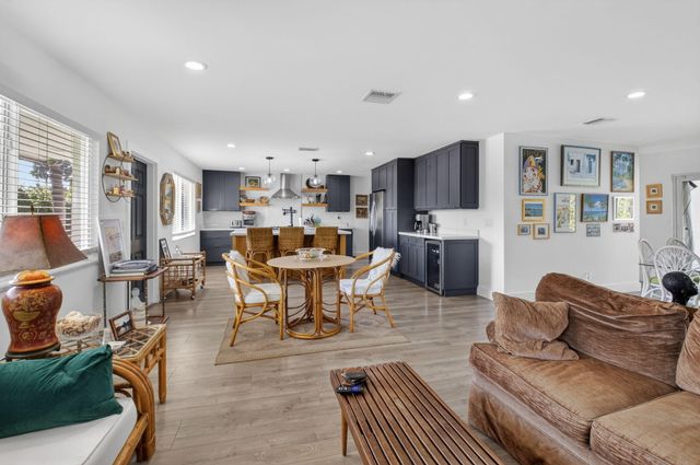 937 SW 36th Court, Boynton Beach, FL 33435