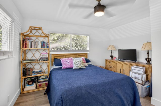 937 SW 36th Court, Boynton Beach, FL 33435