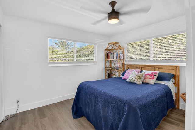 937 SW 36th Court, Boynton Beach, FL 33435