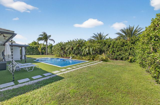 937 SW 36th Court, Boynton Beach, FL 33435