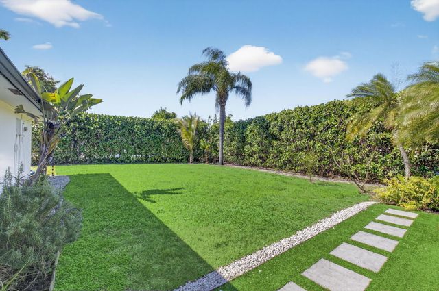 937 SW 36th Court, Boynton Beach, FL 33435