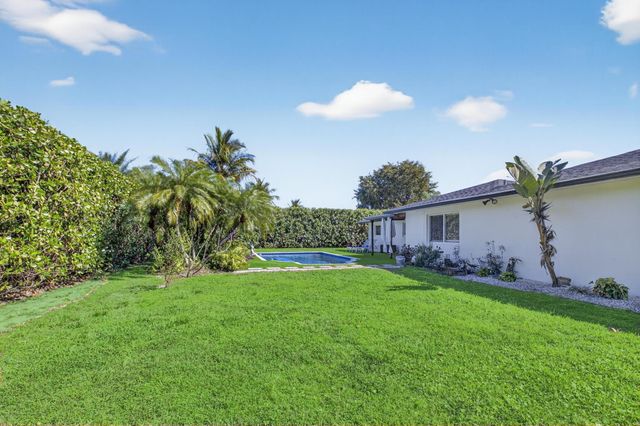 937 SW 36th Court, Boynton Beach, FL 33435