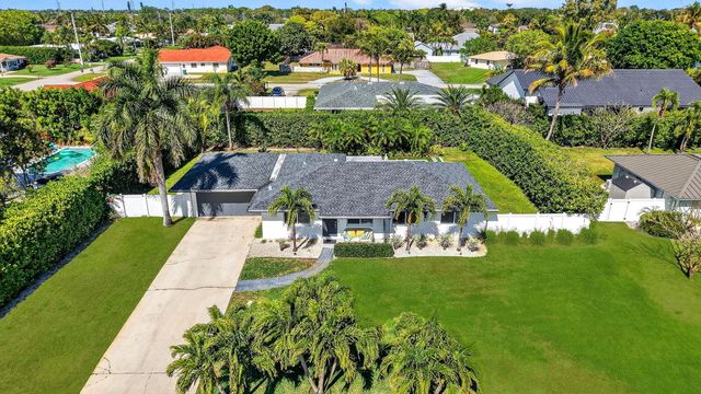 937 SW 36th Court, Boynton Beach, FL 33435