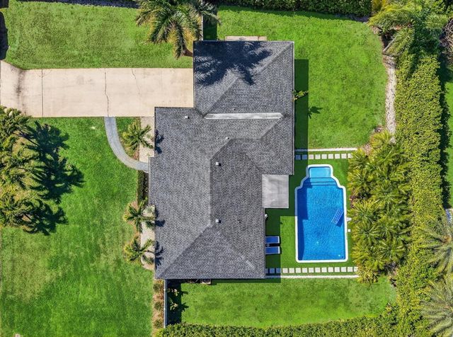 937 SW 36th Court, Boynton Beach, FL 33435