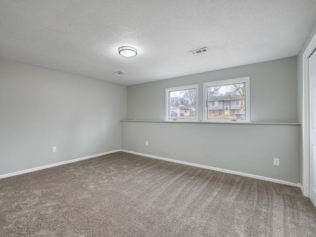 2304 13th Avenue E, North Saint Paul, MN 55109
