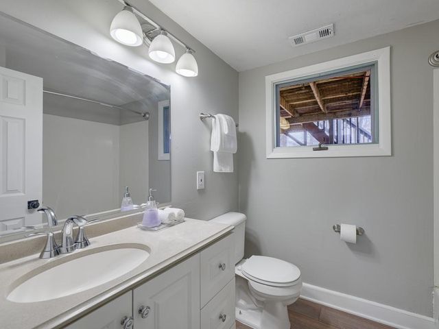 2304 13th Avenue E, North Saint Paul, MN 55109