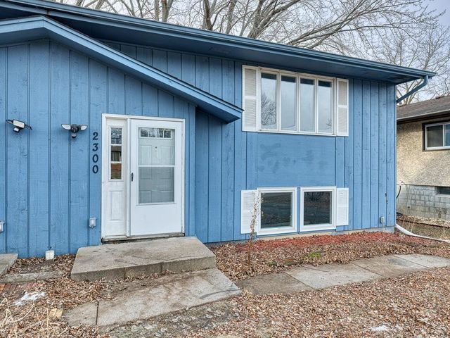 2304 13th Avenue E, North Saint Paul, MN 55109