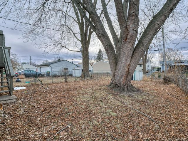 2304 13th Avenue E, North Saint Paul, MN 55109