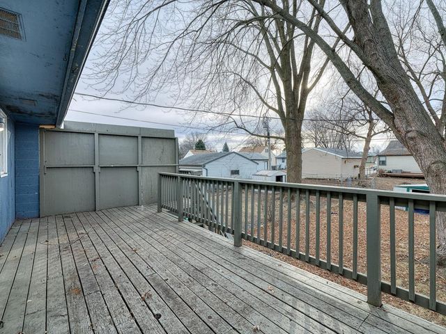 2304 13th Avenue E, North Saint Paul, MN 55109