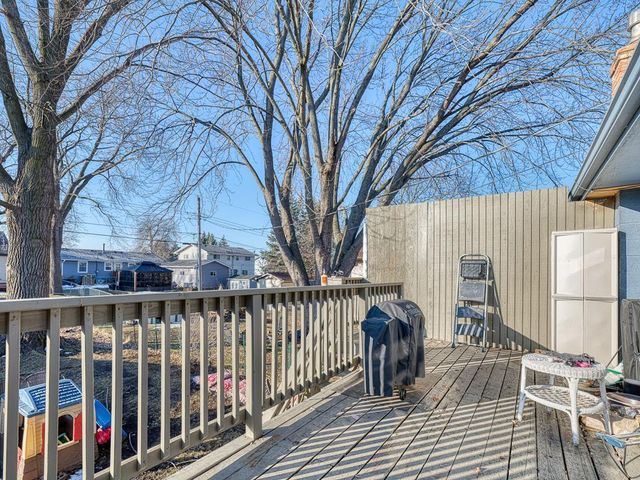 2304 13th Avenue E, North Saint Paul, MN 55109