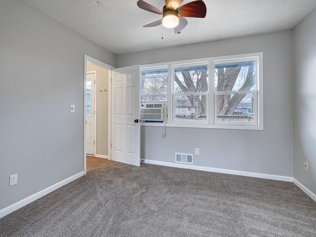 2304 13th Avenue E, North Saint Paul, MN 55109