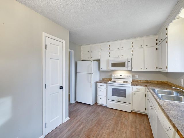 2304 13th Avenue E, North Saint Paul, MN 55109
