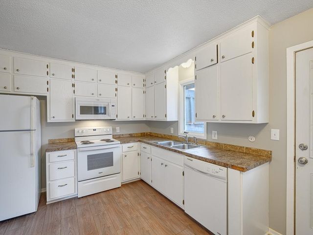 2304 13th Avenue E, North Saint Paul, MN 55109