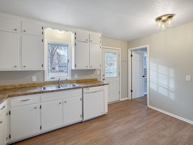 2304 13th Avenue E, North Saint Paul, MN 55109