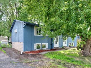 2304 13th Avenue E, North Saint Paul, MN 55109