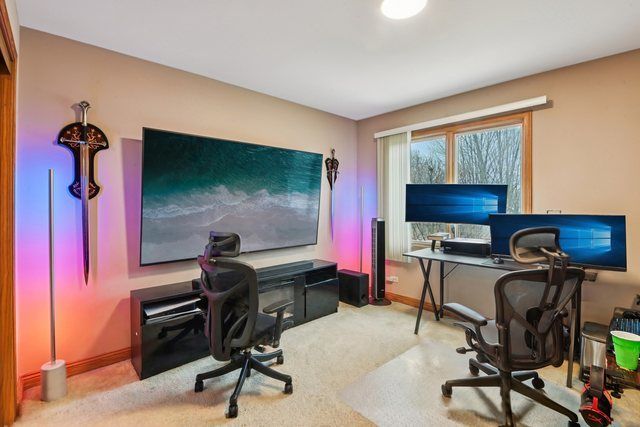 160 Lincoln Street, Roselle, IL 60172