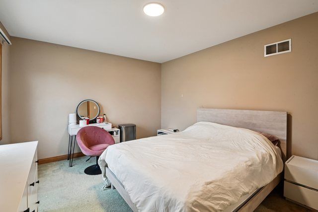 160 Lincoln Street, Roselle, IL 60172