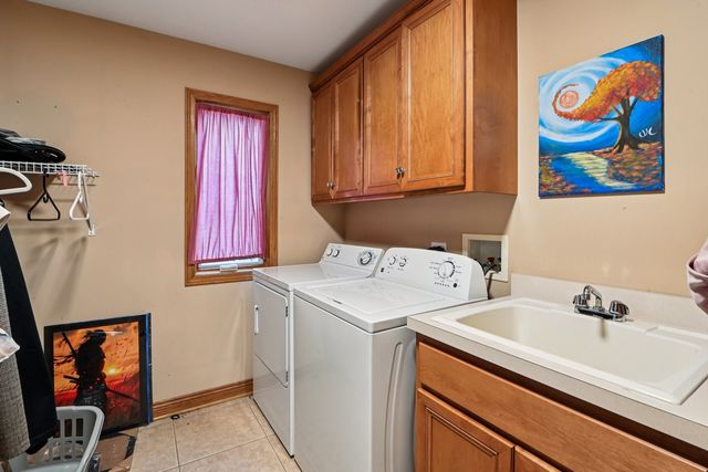 160 Lincoln Street, Roselle, IL 60172