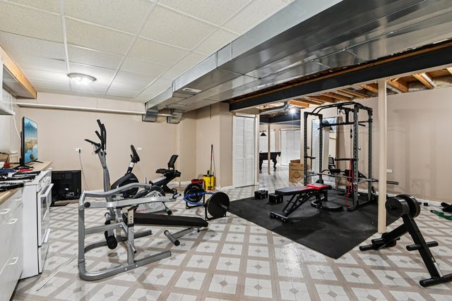 160 Lincoln Street, Roselle, IL 60172