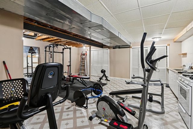 160 Lincoln Street, Roselle, IL 60172