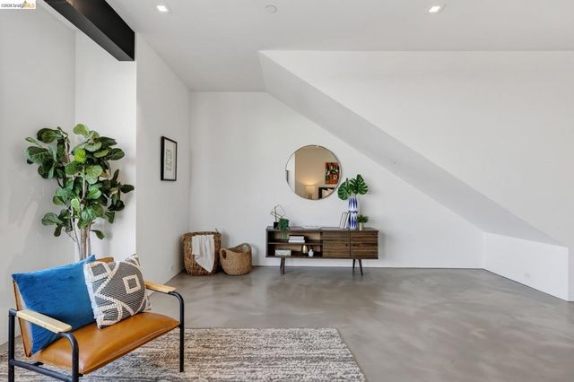 811 811 Folger Ave, Berkeley, CA 94710