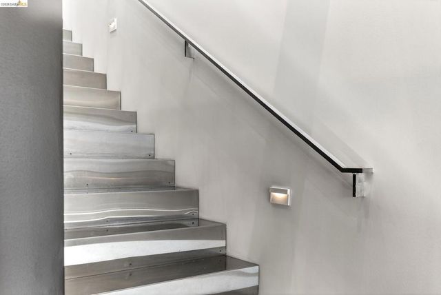 811 811 Folger Ave, Berkeley, CA 94710