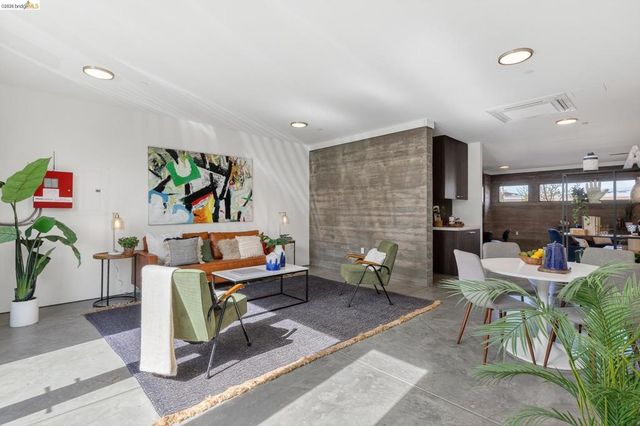 811 811 Folger Ave, Berkeley, CA 94710