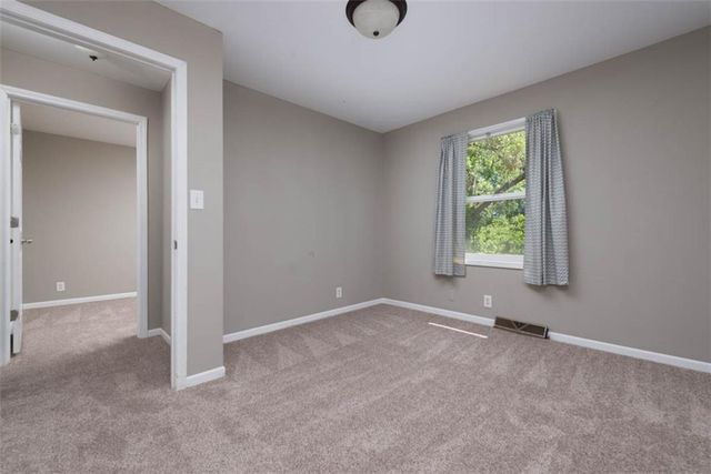 903 S Jefferson Street, Kearney, MO 64060