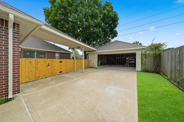 5718 Pebble Bank Lane, Houston, TX 77041