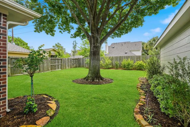 5718 Pebble Bank Lane, Houston, TX 77041