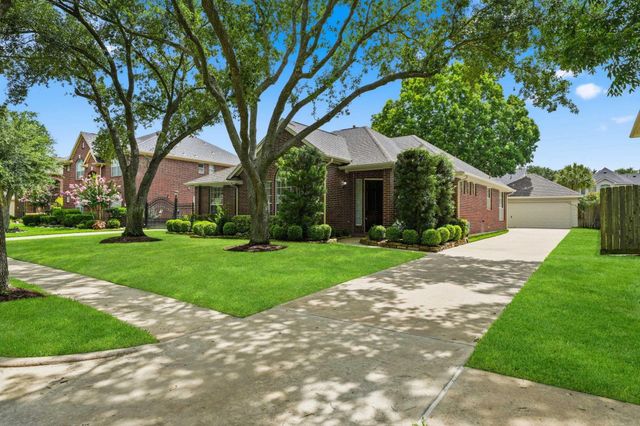 5718 Pebble Bank Lane, Houston, TX 77041