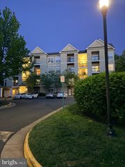 5115-E TRAVIS EDWARD WAY #E, Centreville, VA 20120