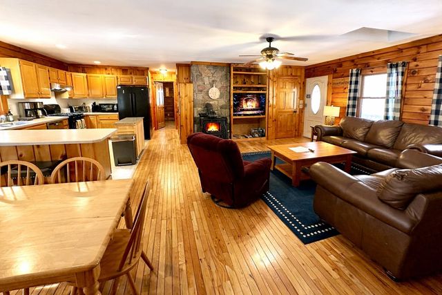 4138 West Hill Road S, Jamaica, VT 05343