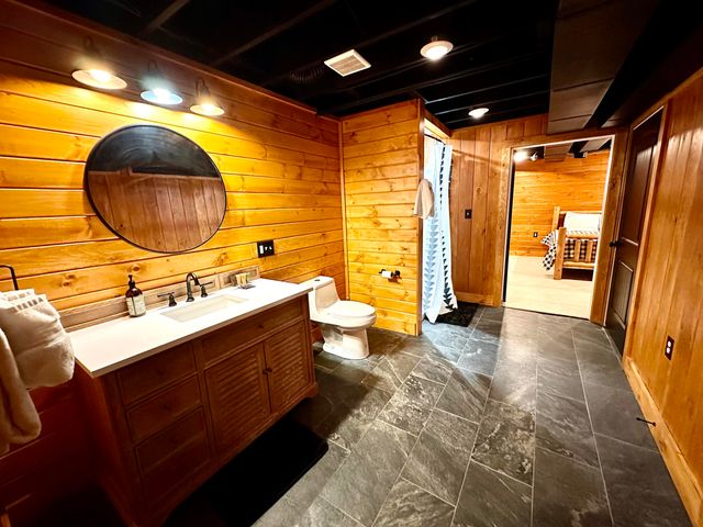 4138 West Hill Road S, Jamaica, VT 05343