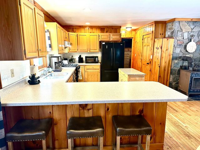 4138 West Hill Road S, Jamaica, VT 05343