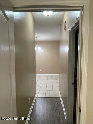 9502 Magnolia Ridge Dr 103, Louisville, KY 40291