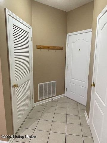 9502 Magnolia Ridge Dr 103, Louisville, KY 40291