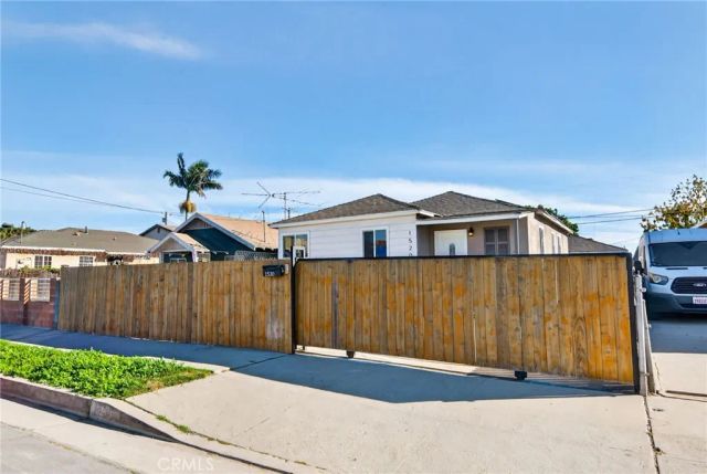 1520 E Sandison Street, Wilmington, CA 90744