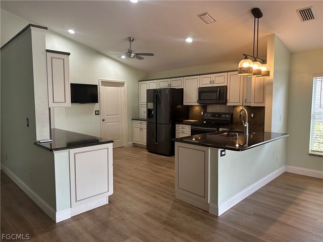 9273 Palm Island CIR, North Fort Myers, FL 33903