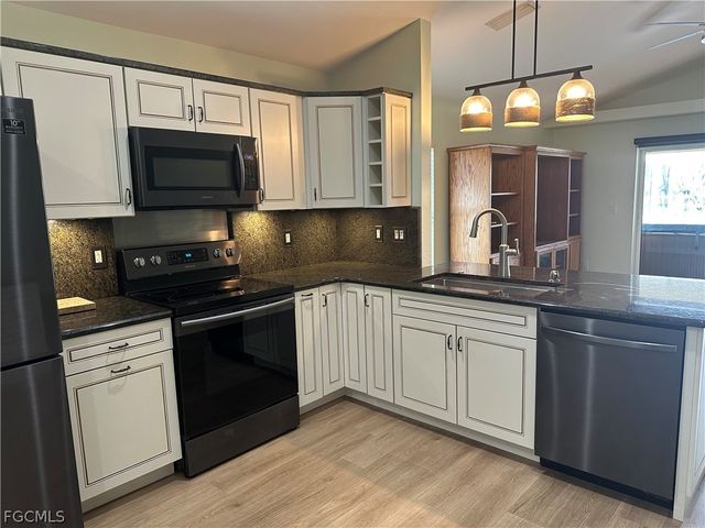 9273 Palm Island CIR, North Fort Myers, FL 33903