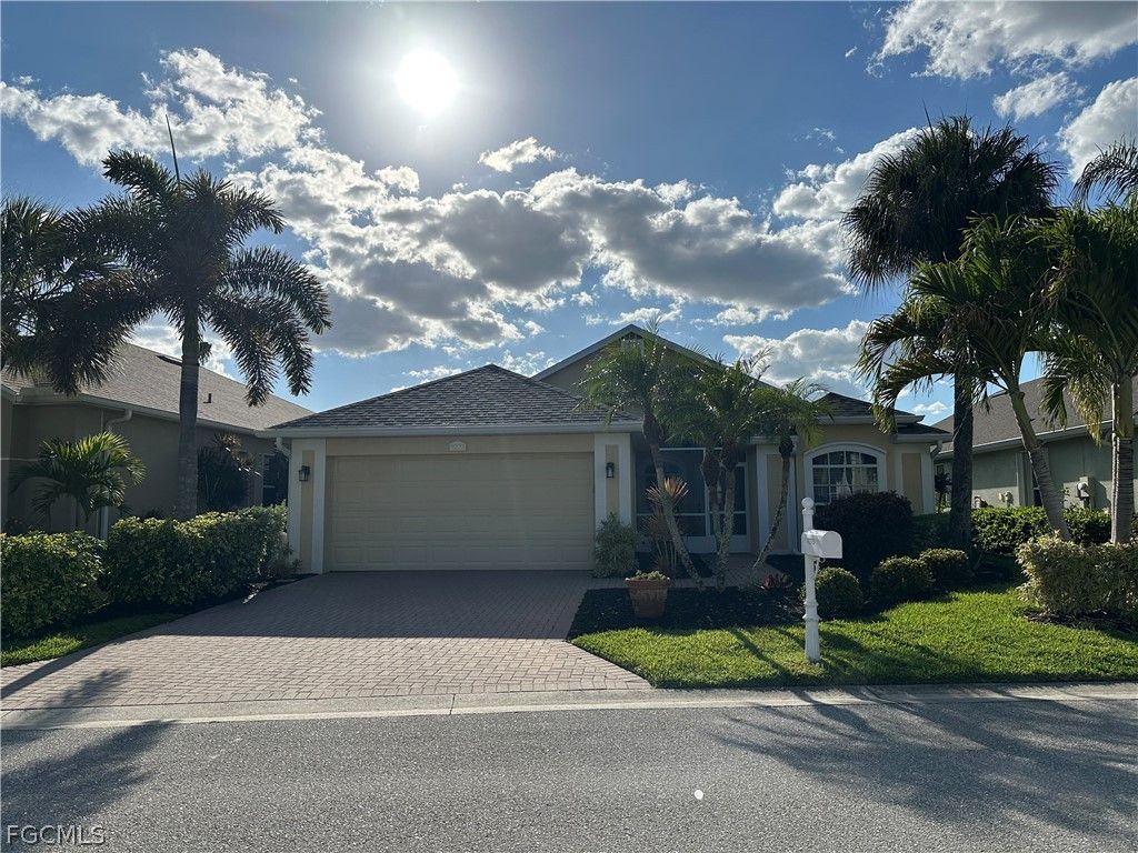 9273 Palm Island CIR, North Fort Myers, FL 33903