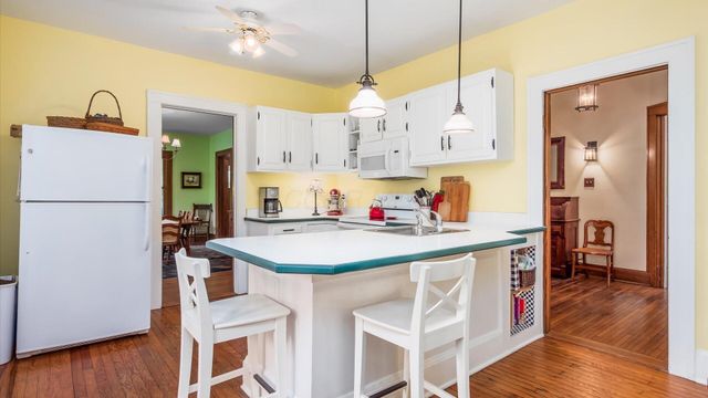 117 S Plum Street, Granville, OH 43023