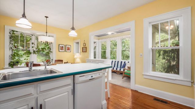 117 S Plum Street, Granville, OH 43023