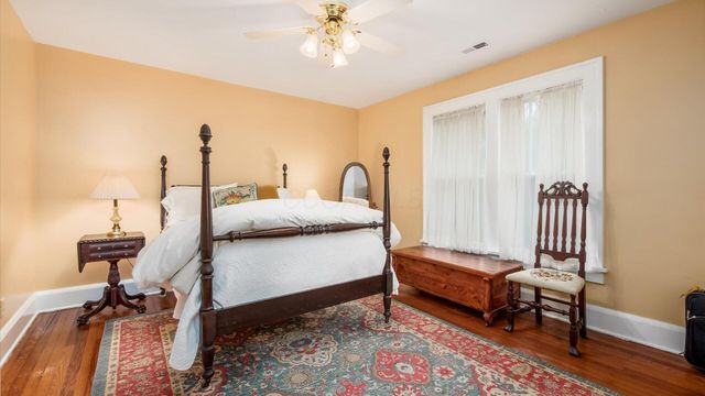 117 S Plum Street, Granville, OH 43023