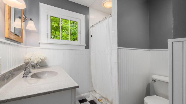117 S Plum Street, Granville, OH 43023