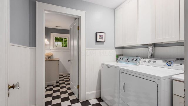 117 S Plum Street, Granville, OH 43023