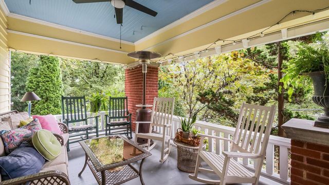 117 S Plum Street, Granville, OH 43023