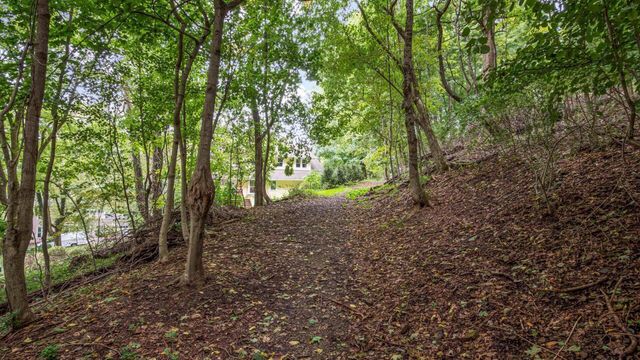 117 S Plum Street, Granville, OH 43023